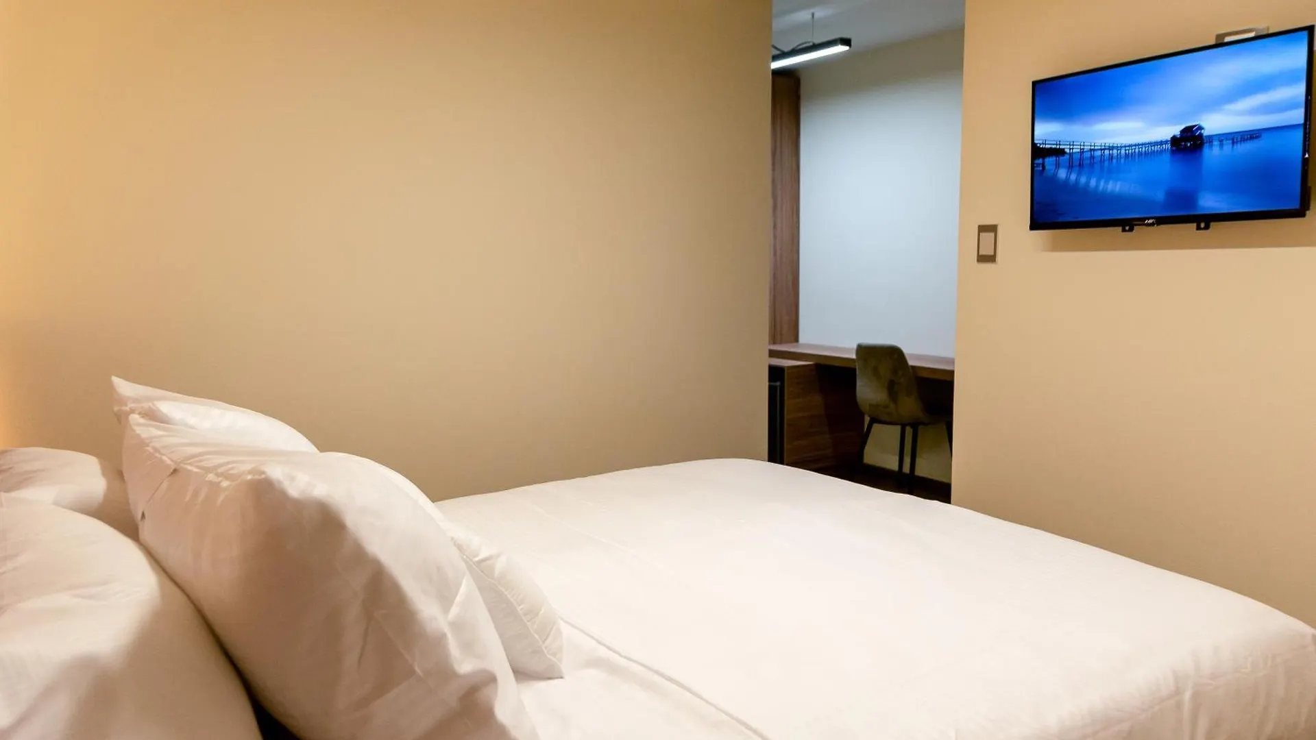 Aerosuites Богота 3*,